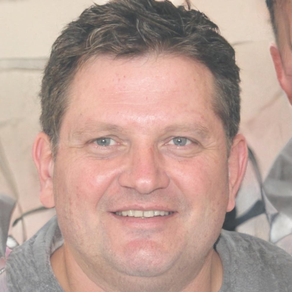 Portrait de Bastien Giroux, consultant en optimisation budgétaire