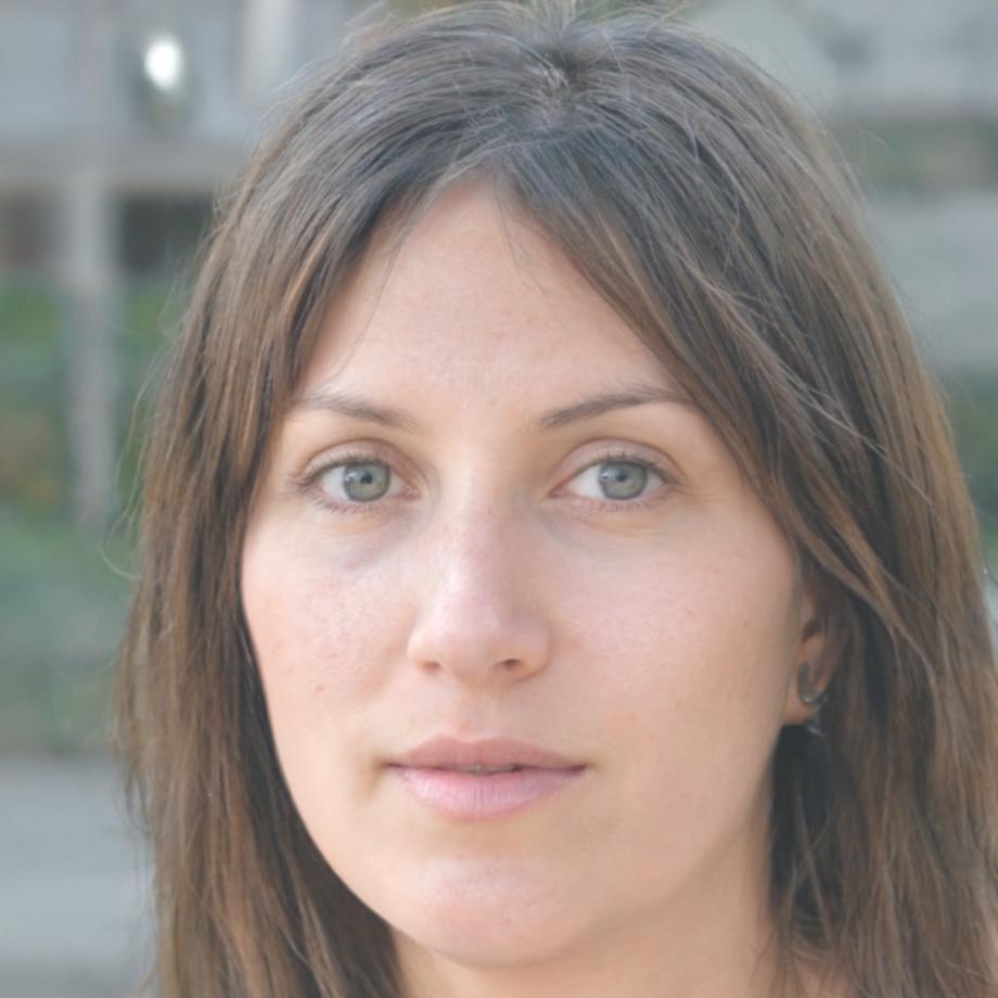 Portrait de Léonie Beaumont, experte en planification financière